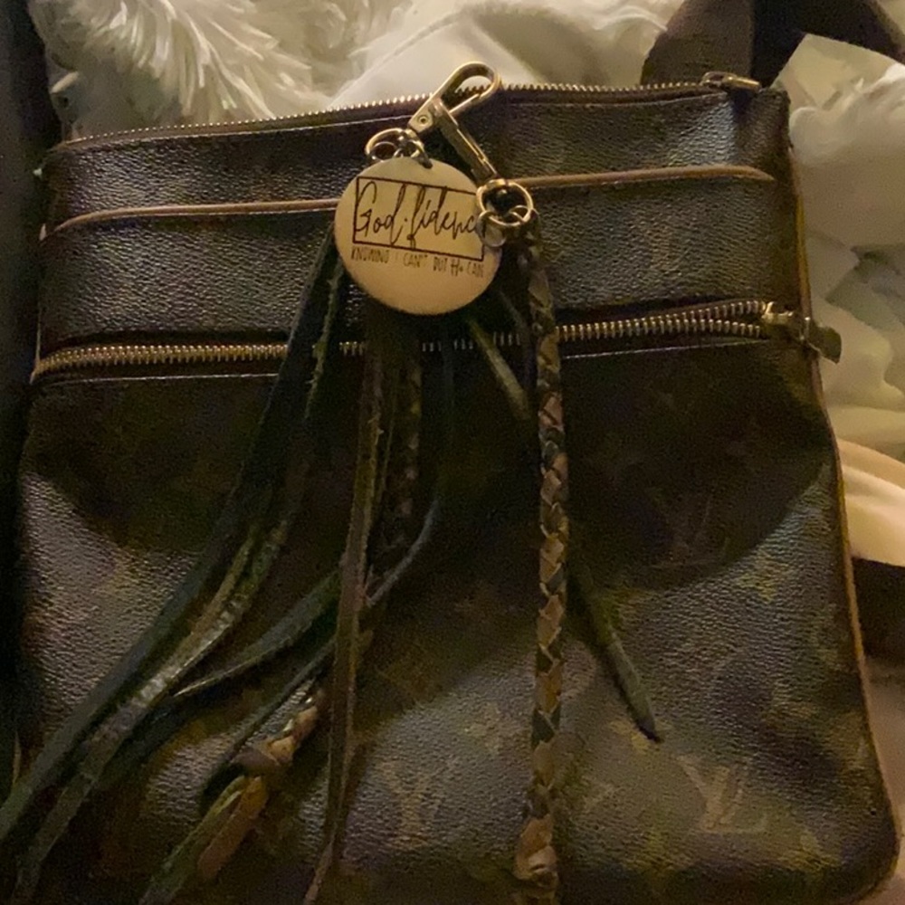 Louis Vuitton Pochette - DISCONTINUED - Picture 9 of 15